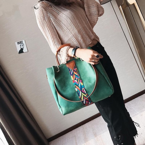 ChicksDesire Handbags - Duke Hudson- Leather Shoulder Bag- Host Pick